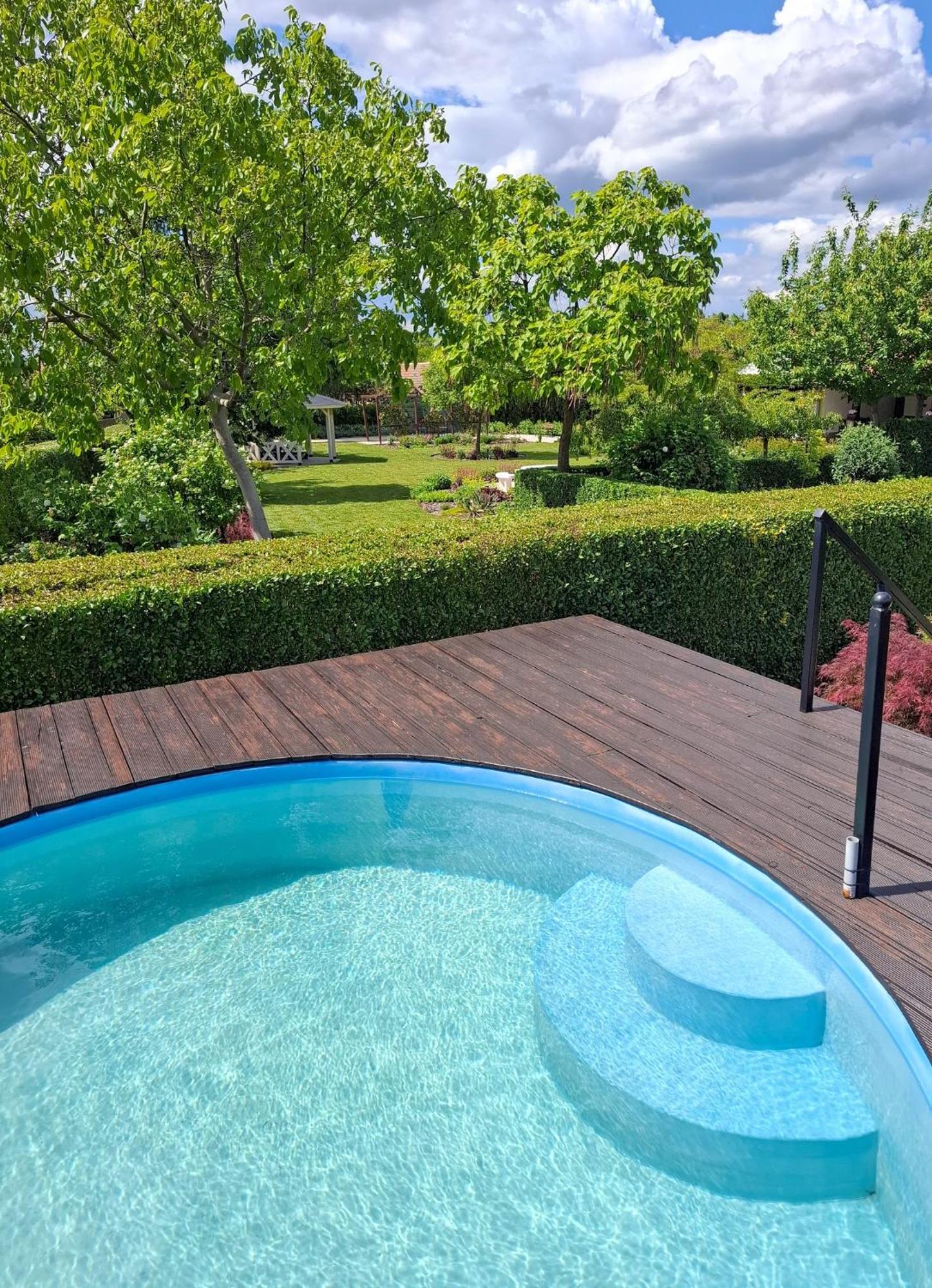 Tisza Lodge B&B - Panzio Tiszaderzs Buitenkant foto